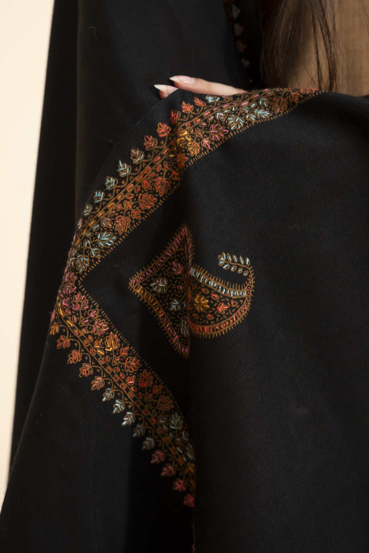 Kingri Pashmina Shawl-Black