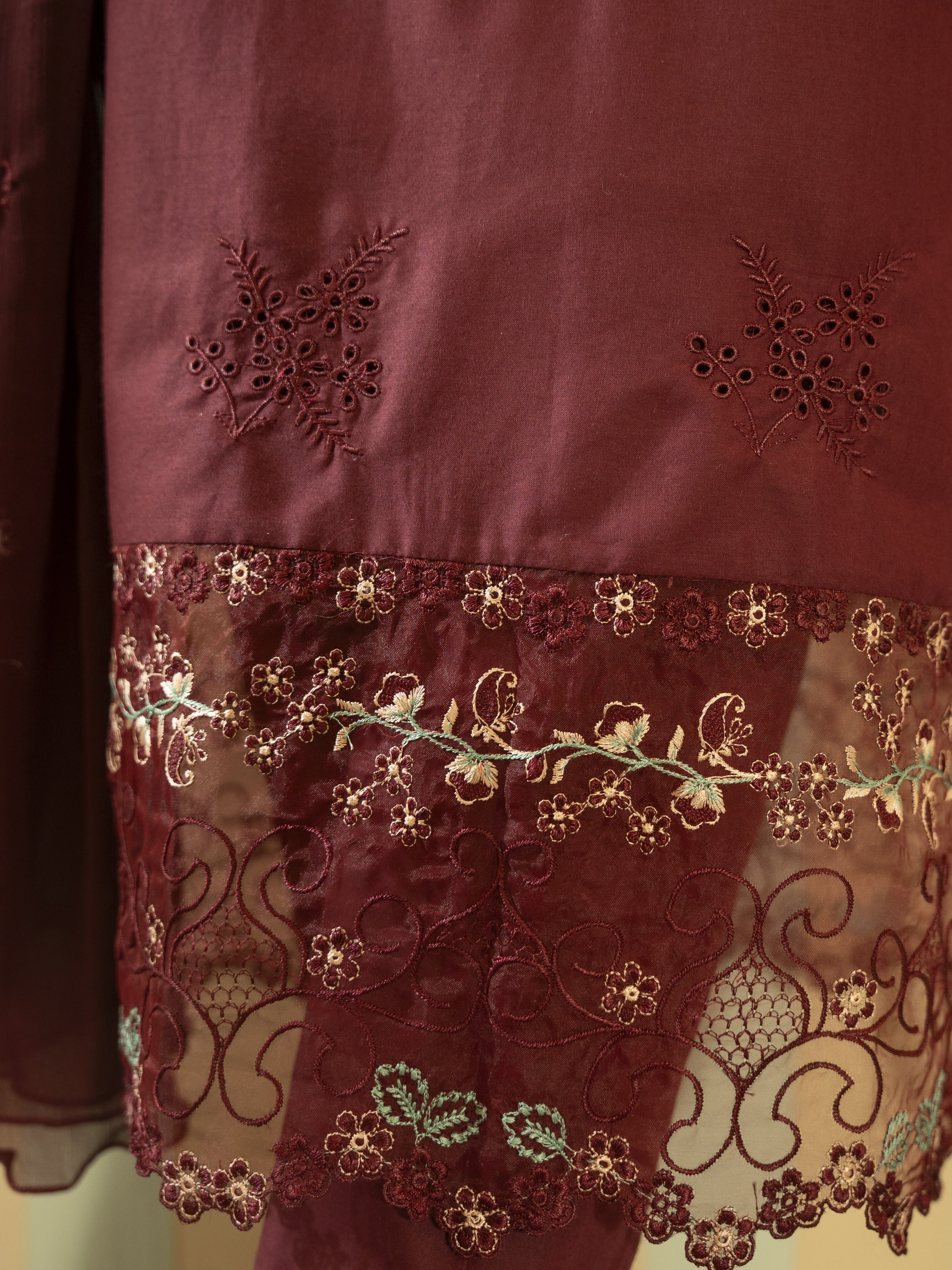 Maroon Embroidered Lawn 3pc Suit
