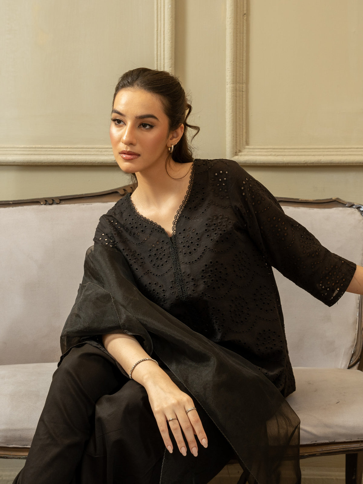 Chikankari Farshi Shalwar 3pc Suit-Black