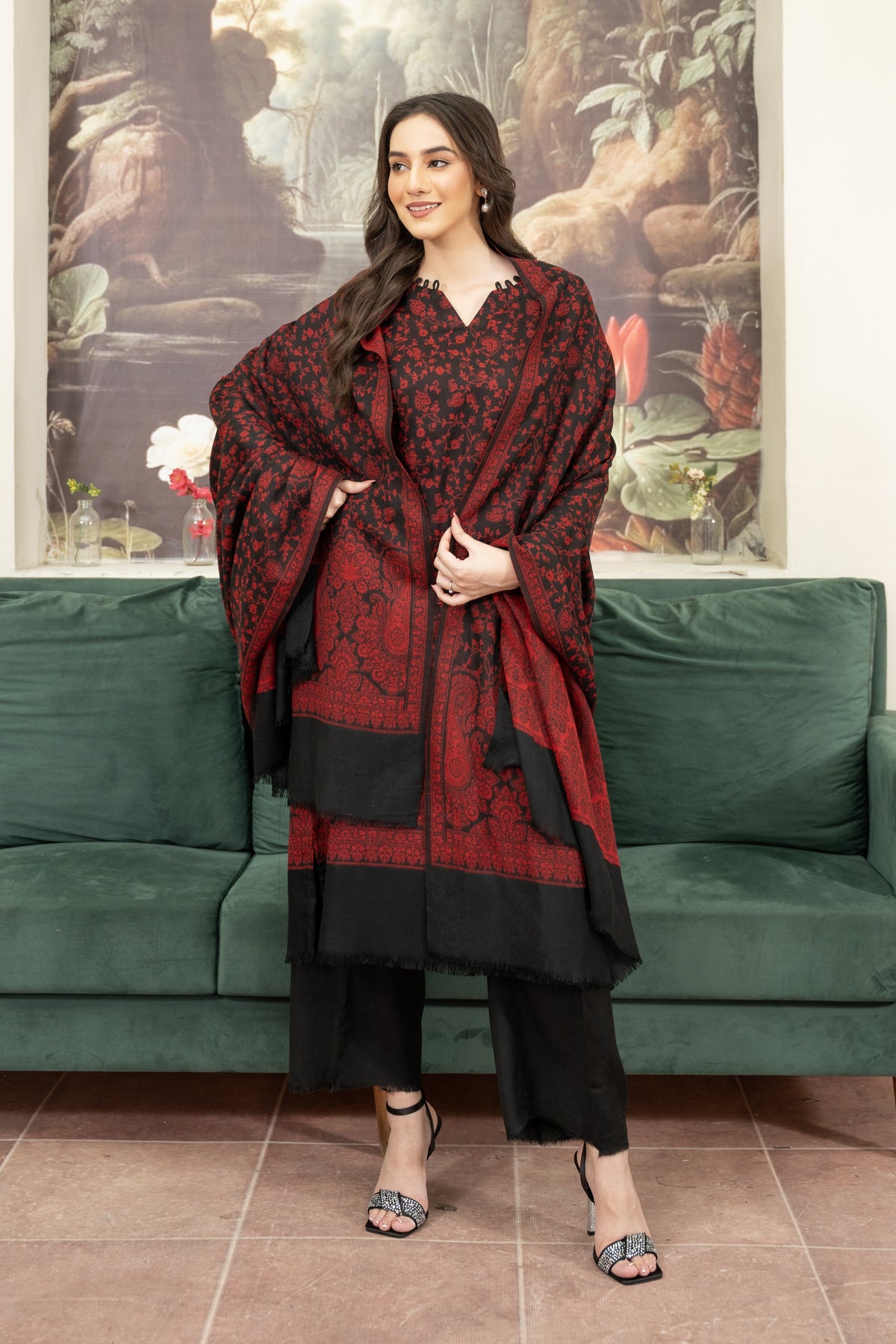 Pashmina Kaani Shawl- Black & Maroon