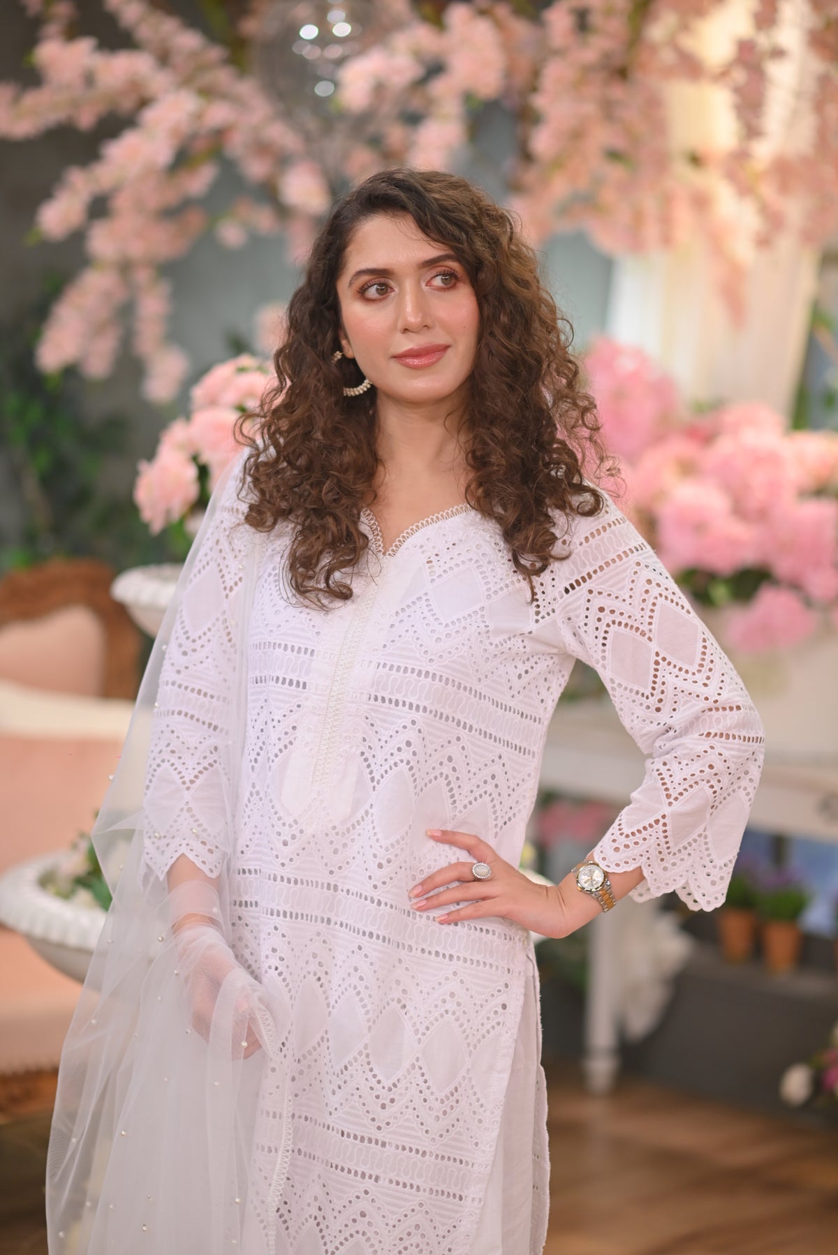 Chikankari Farshi Shalwar 3pc Suit-White