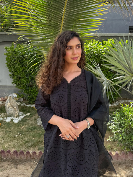 Farshi Chikankari-Black